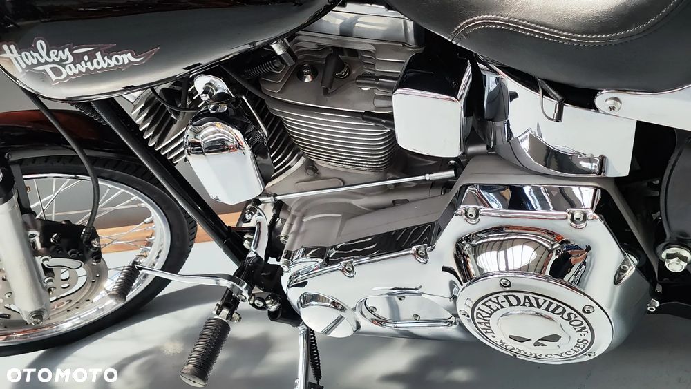 Harley-Davidson Softail Custom - 25