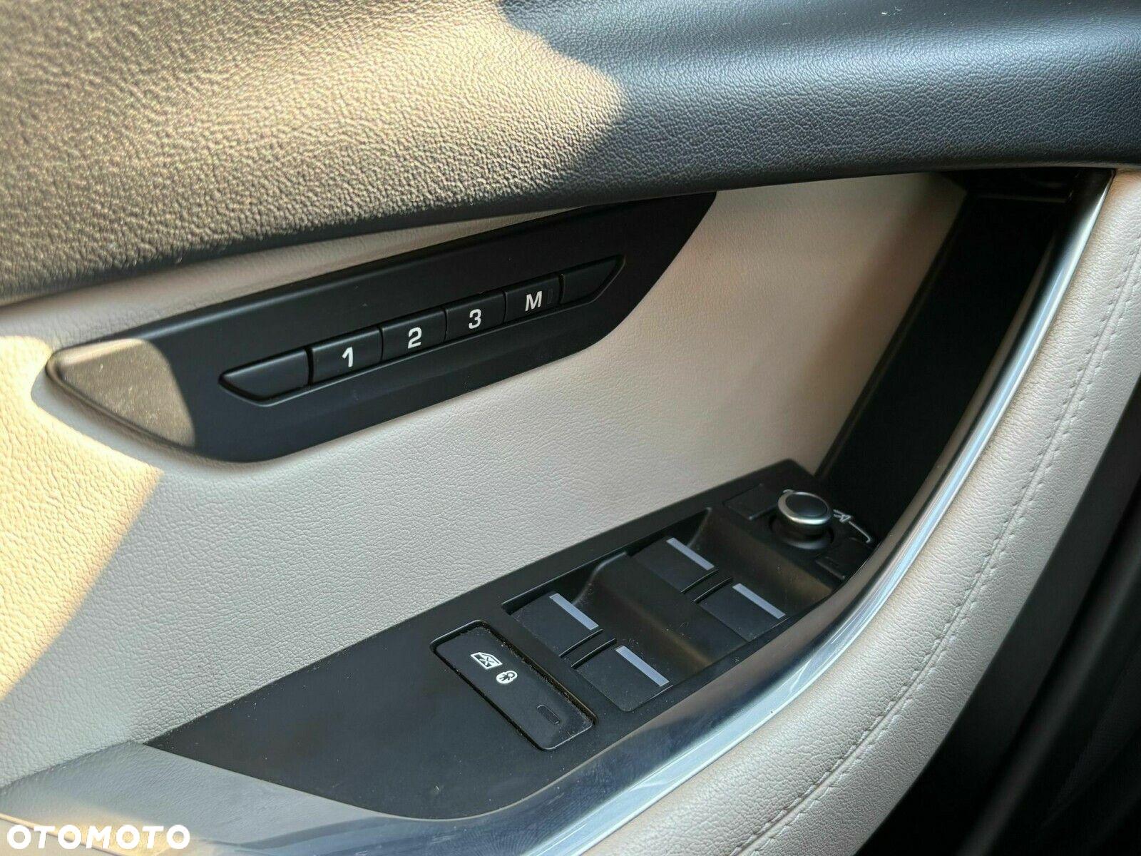 Jaguar XE 2.0 P250 R-Dynamic Black - 27