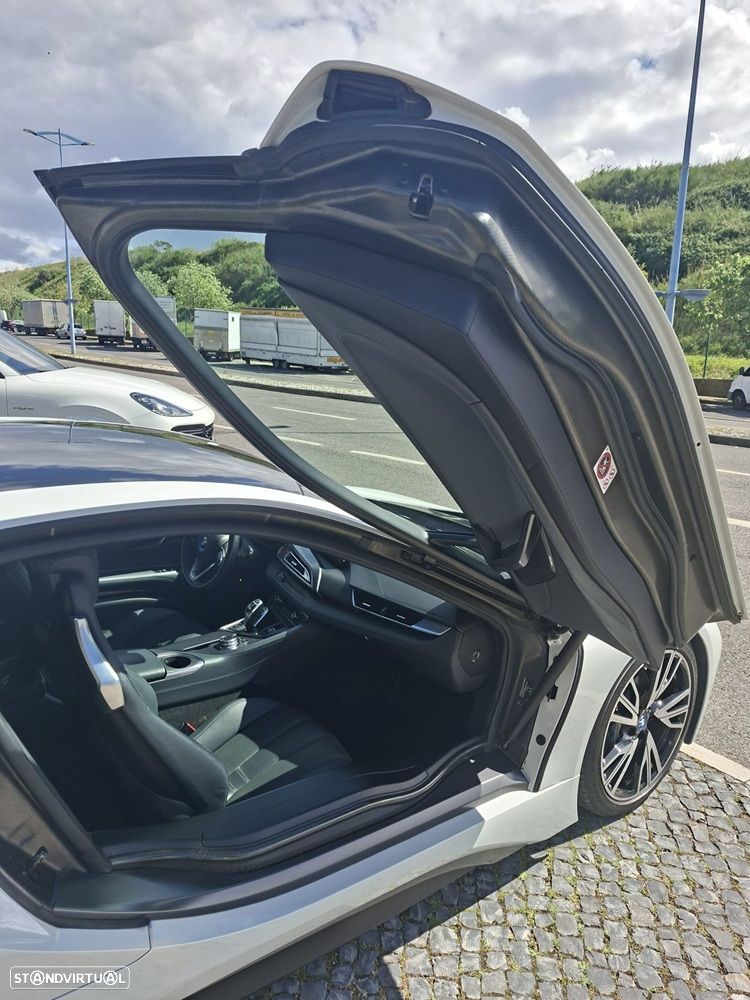 BMW i8 Pure Impulse - 12