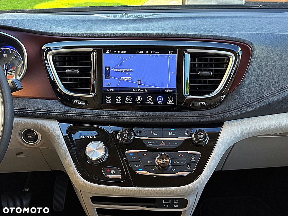 Chrysler Pacifica - 15