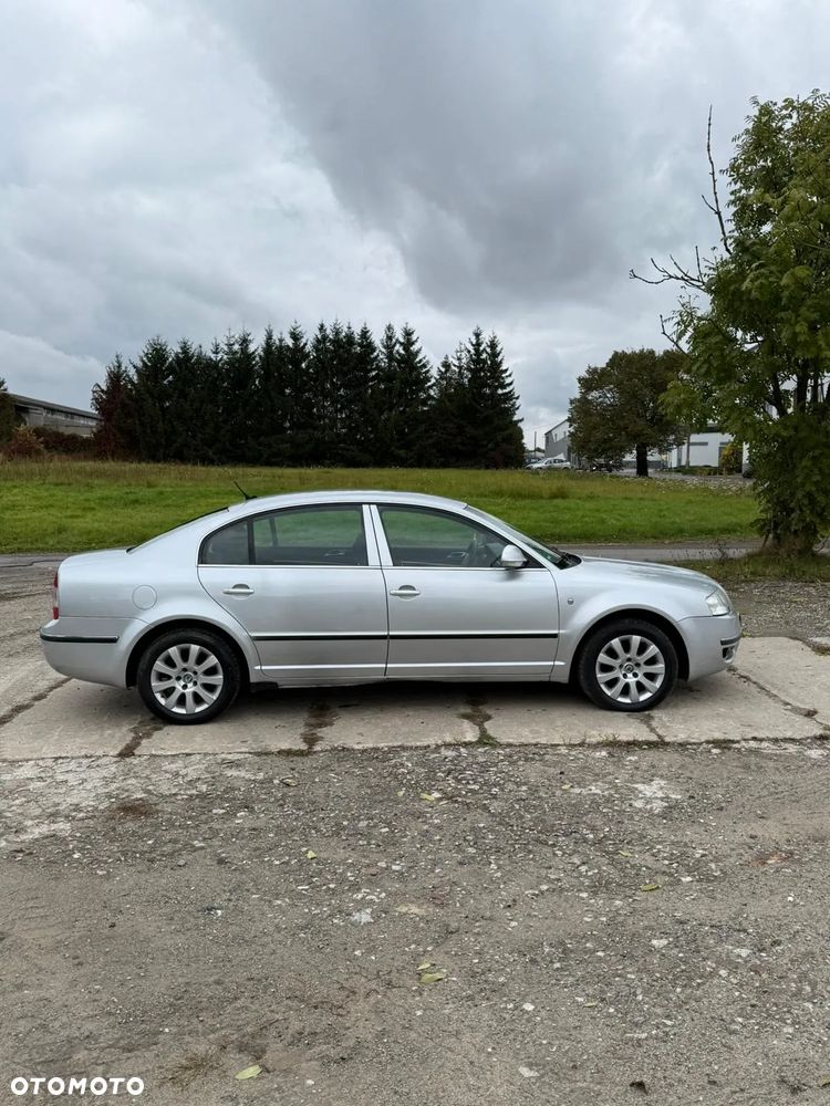 Skoda Superb 1,9 TDI Elegance - 4