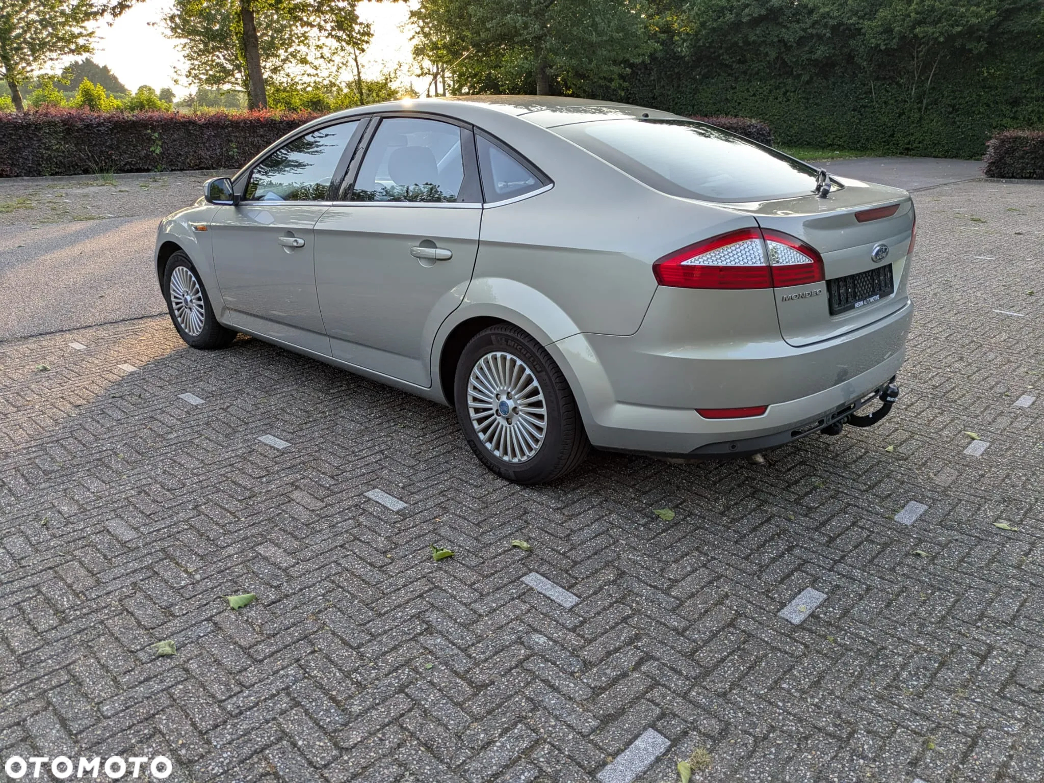 Ford Mondeo 2.0 Ghia - 7