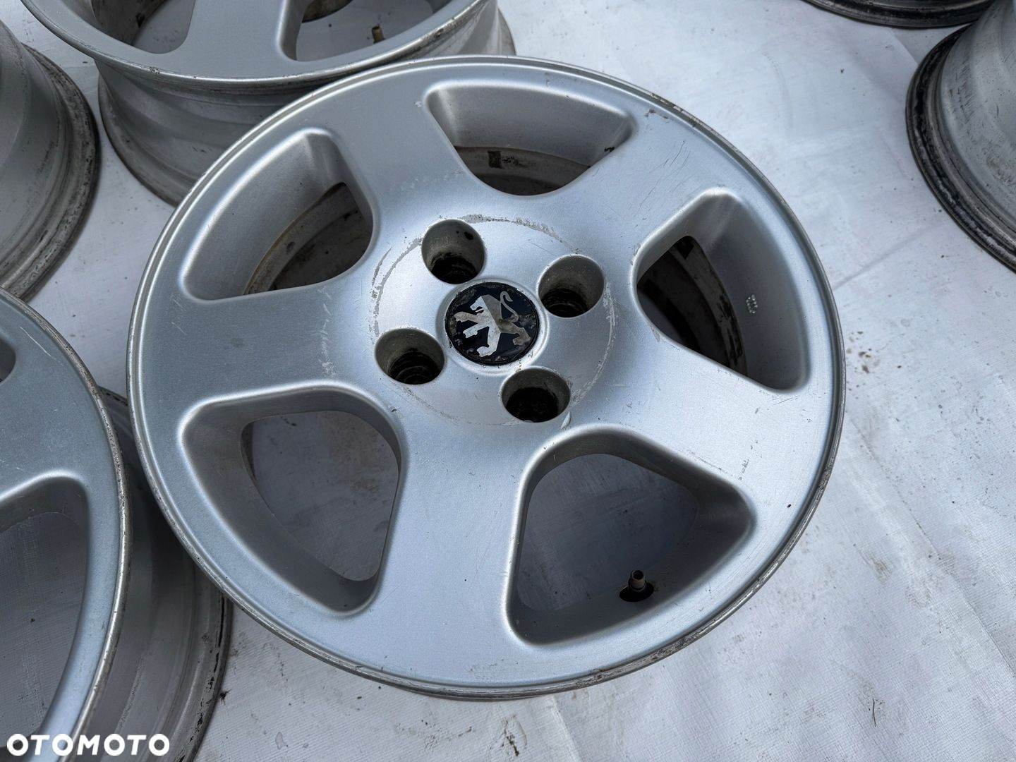 Felgi Peugeot Citroen 15" 6J ET18 673 - 6