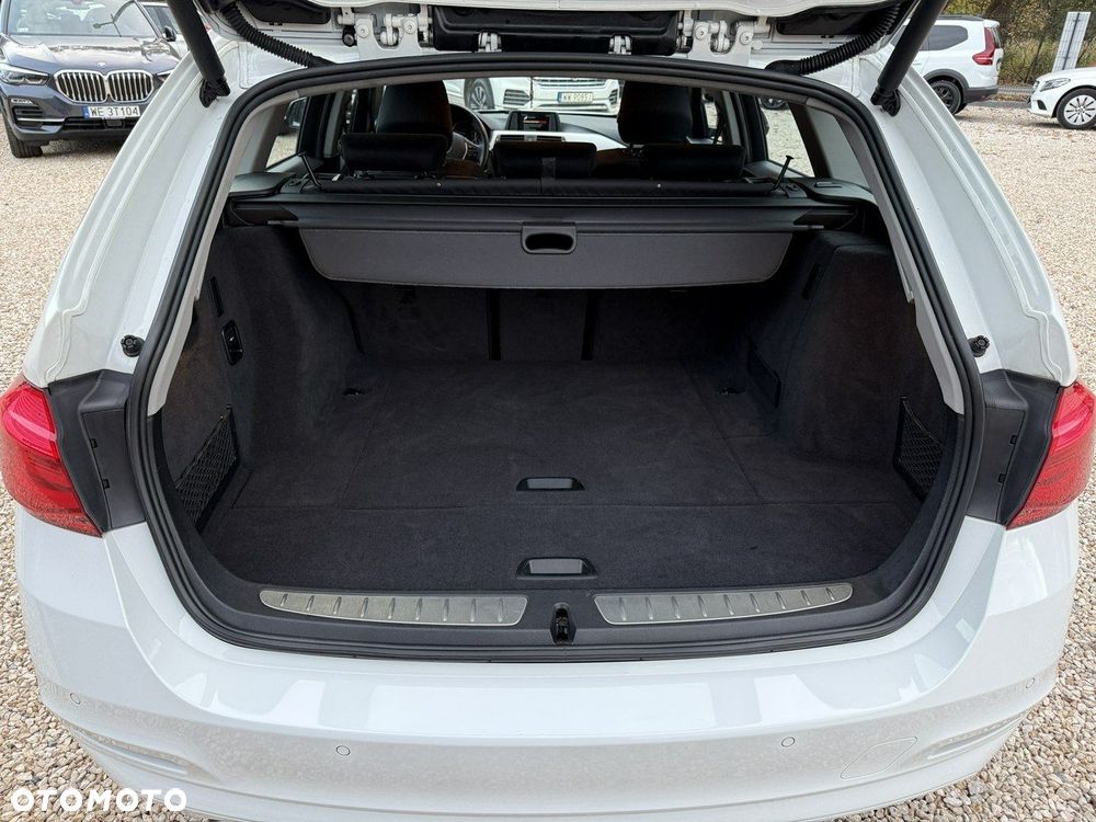BMW Seria 3 318i GPF - 27