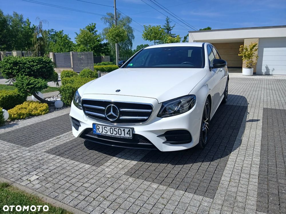 Mercedes-Benz Klasa E 220 d 4-Matic 9G-TRONIC - 2
