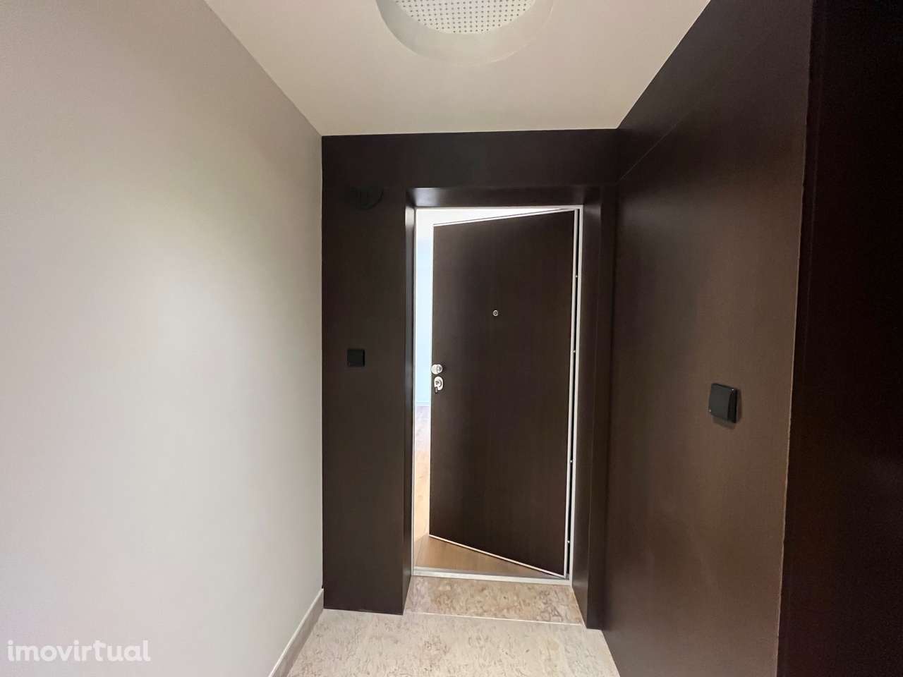 T1 Novo com Garagem e Elevador – Centro da Cidade! - Grande imagem: 4/29