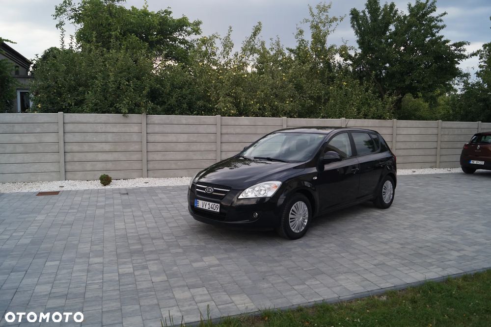 Kia Ceed - 30