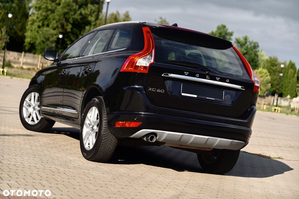 Volvo Xc60 2017 photo 2