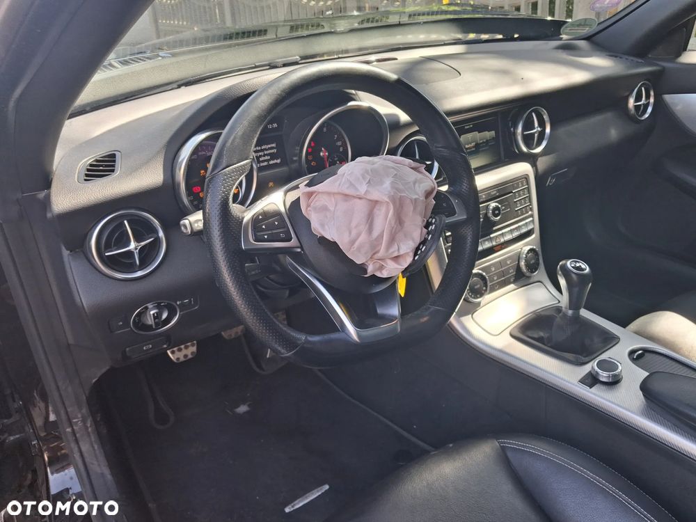 Mercedes-Benz SLC 180 - 9