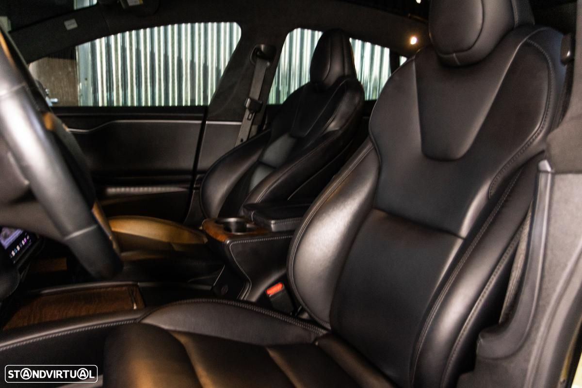 Tesla Model S - 33