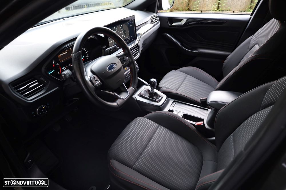 Ford Focus SW 1.0 EcoBoost MHEV ST-Line Aut. - 46