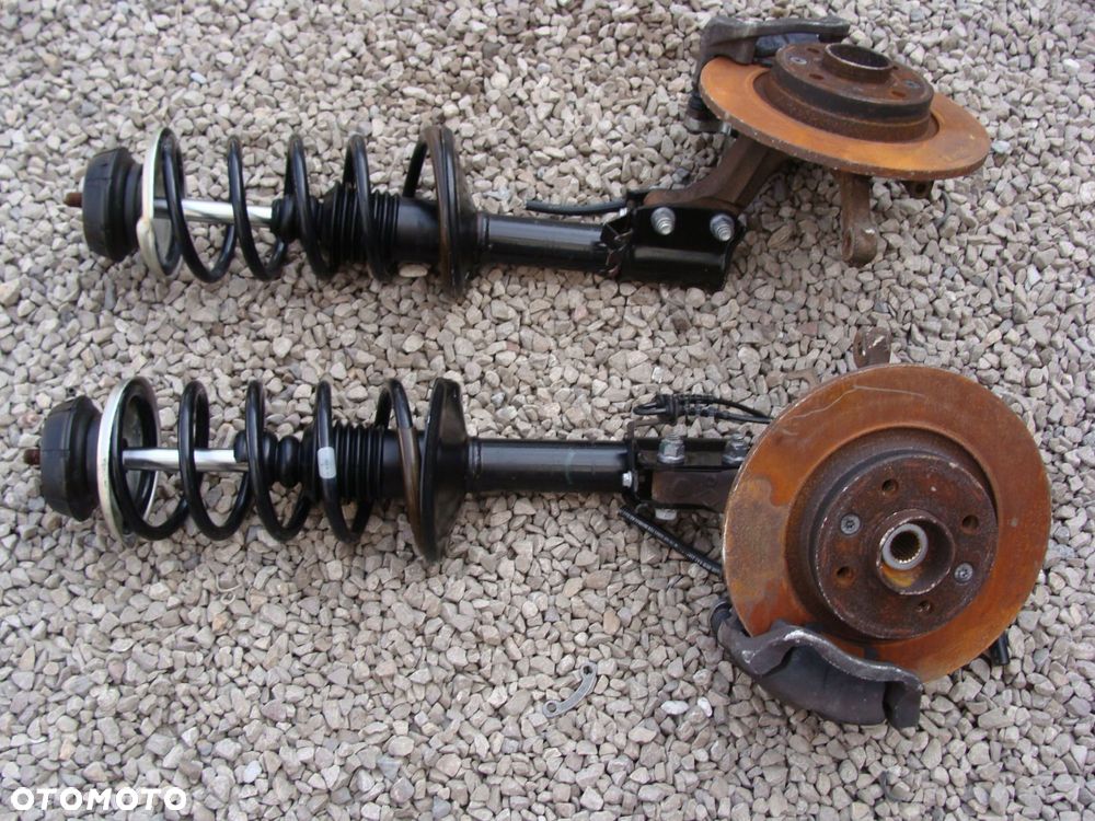 amortyzator zwrotnica prawa dacia sandero logan 1.