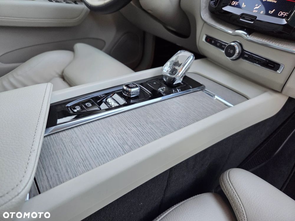 Volvo XC 60 B4 D AWD Inscription - 17