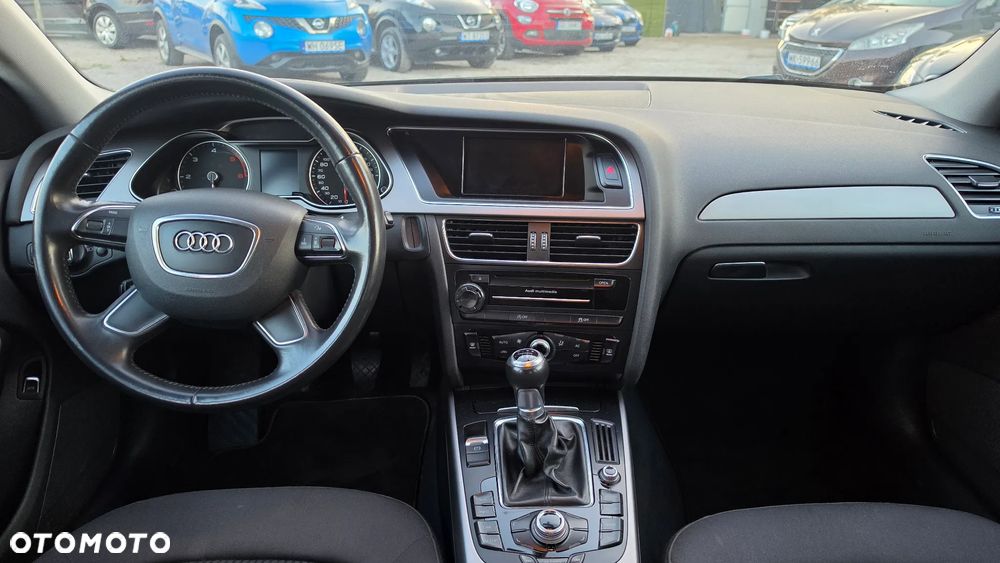 Audi A4 Limousine - 16