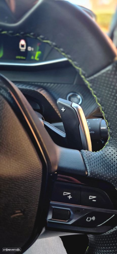 Peugeot 2008 1.2 PureTech GT Pack EAT8 - 13