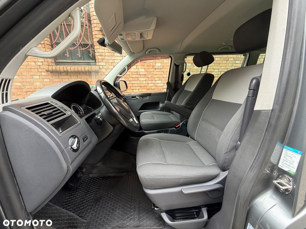 Volkswagen Multivan - 25