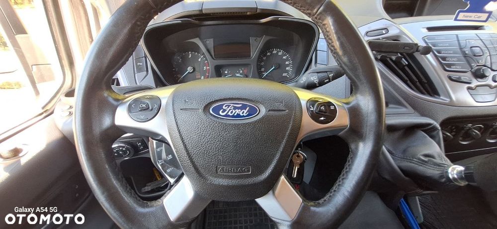 Ford TRANSIT CUSTOM - 13