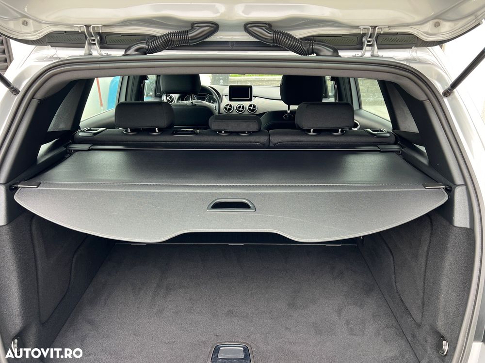 Mercedes-Benz B 180 BlueEfficiency 7G-DCT - 31