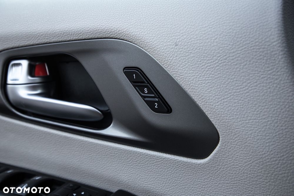 Chrysler Pacifica - 19