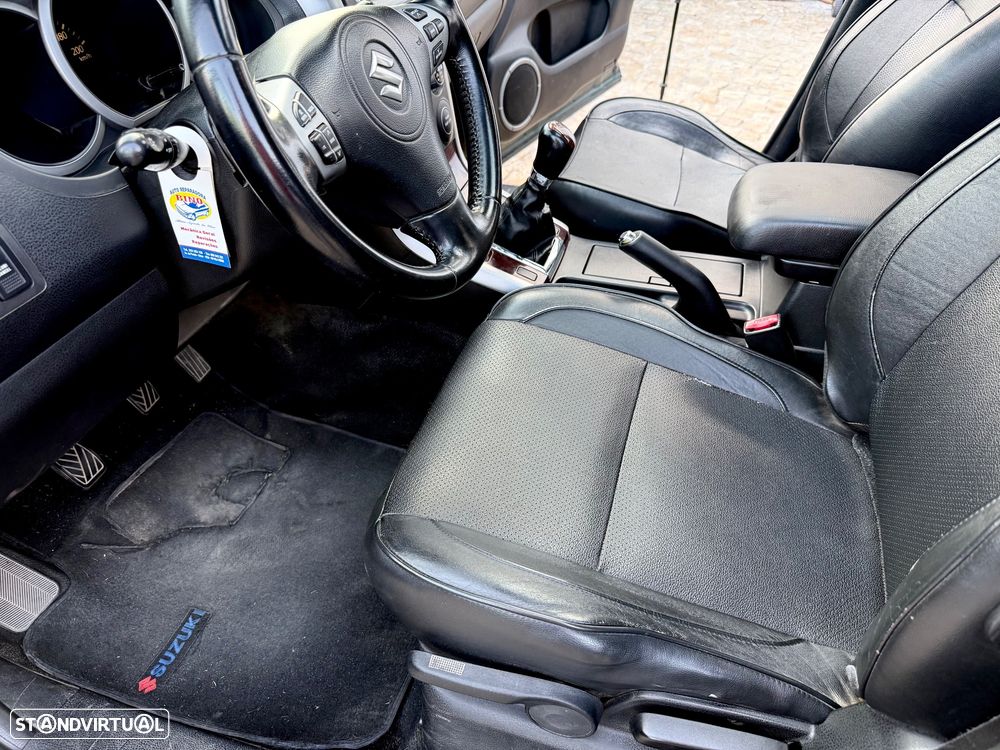 Suzuki Grand Vitara 1.9 DDiS X-Premium - 39