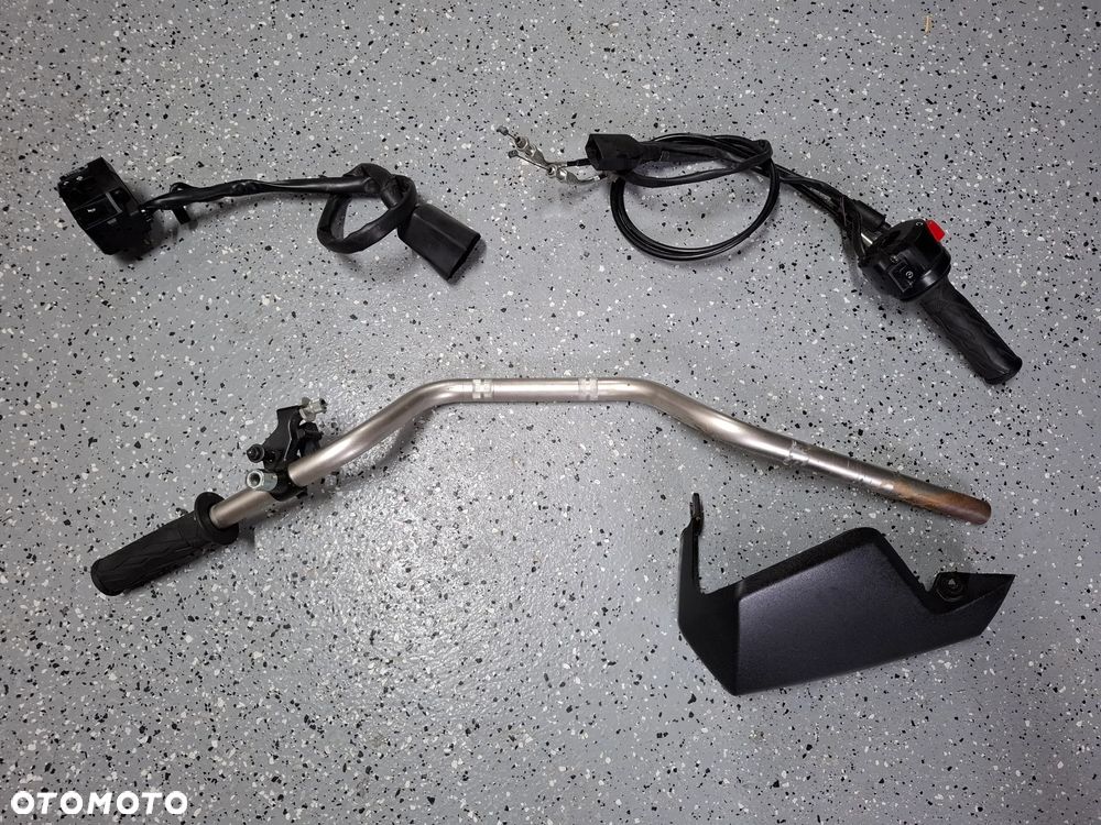 Suzuki DL 650 kierownica przełączniki handbar mocowanie klamki - 1