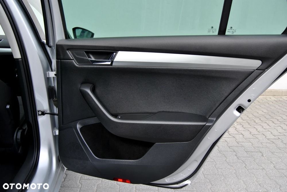 Skoda Superb 2.0 TDI 4x4 DSG Style - 30
