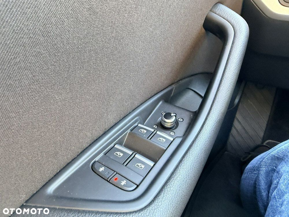 Audi A4 Avant 2.0 TDI S tronic design - 25