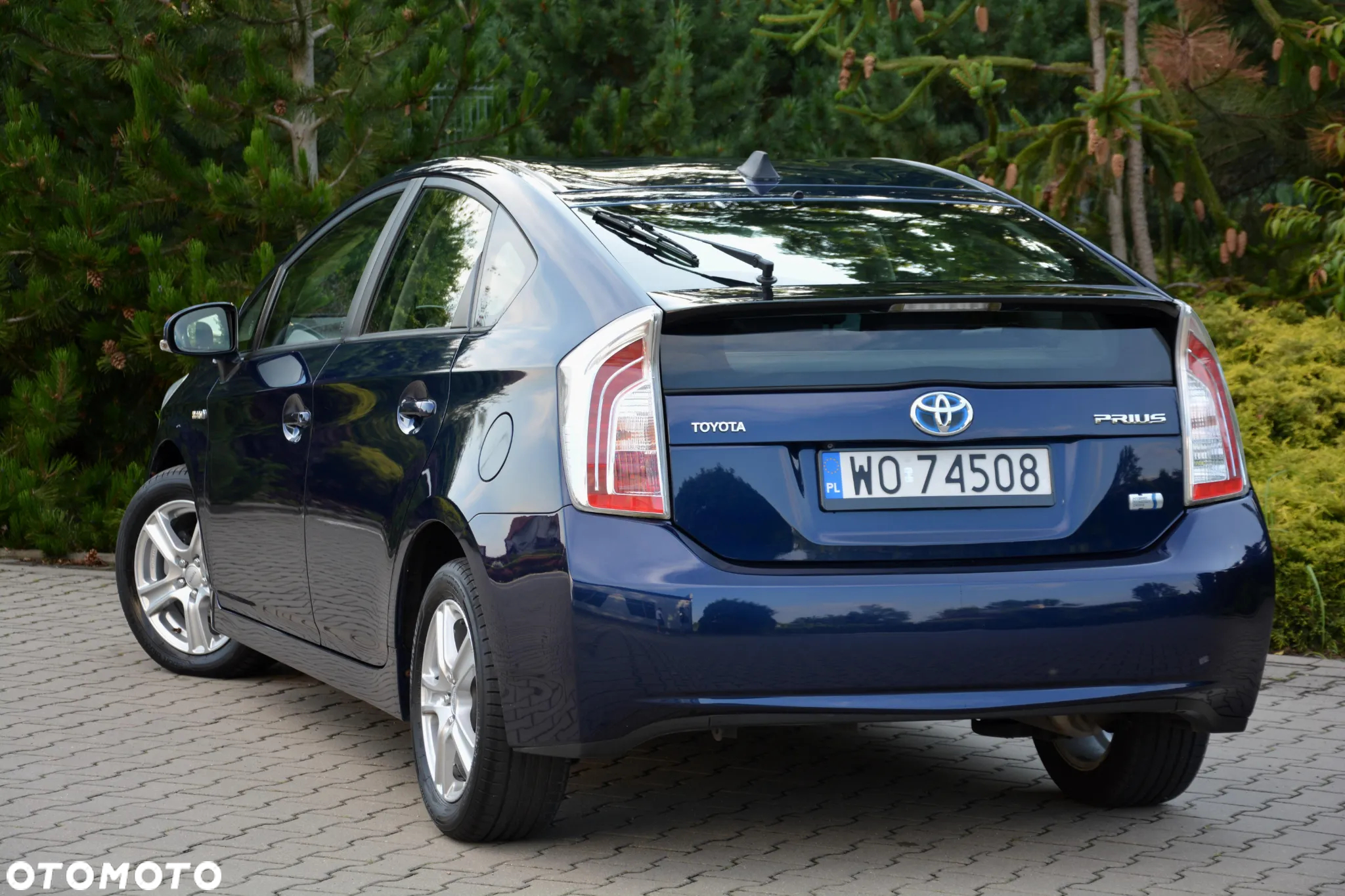 Toyota Prius (Hybrid) Executive - 7