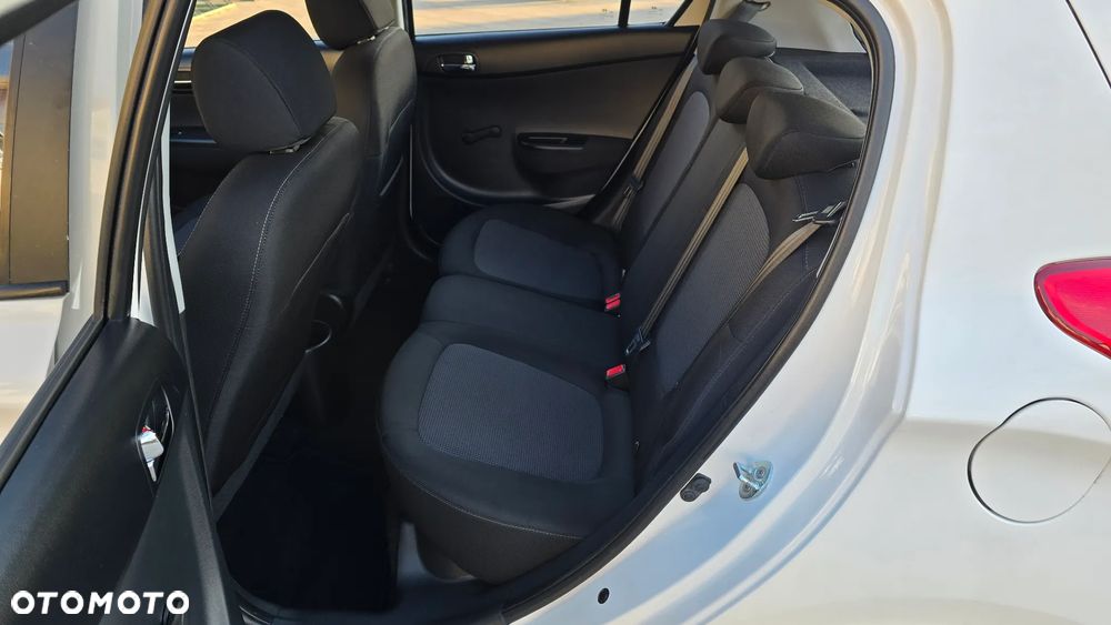Hyundai i20 - 24