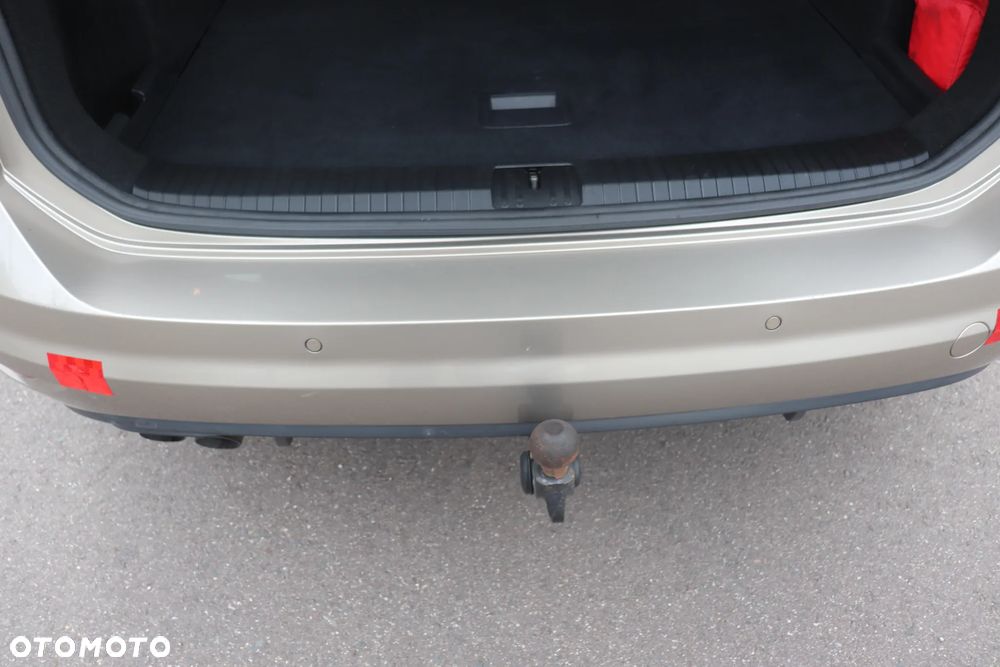 Volkswagen Touran 2.0 TDI BMT Highline - 14