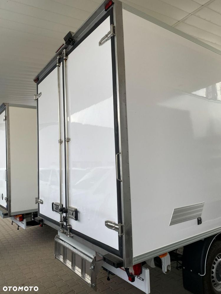 Mercedes-Benz Sprinter - 3