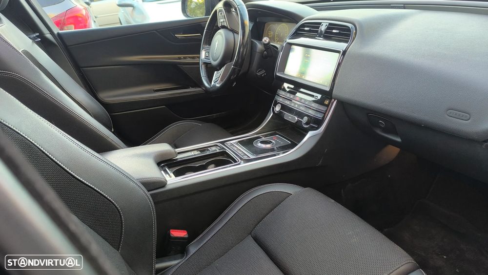 Jaguar XE 20d Aut. R-Sport Ingenium Edition - 12