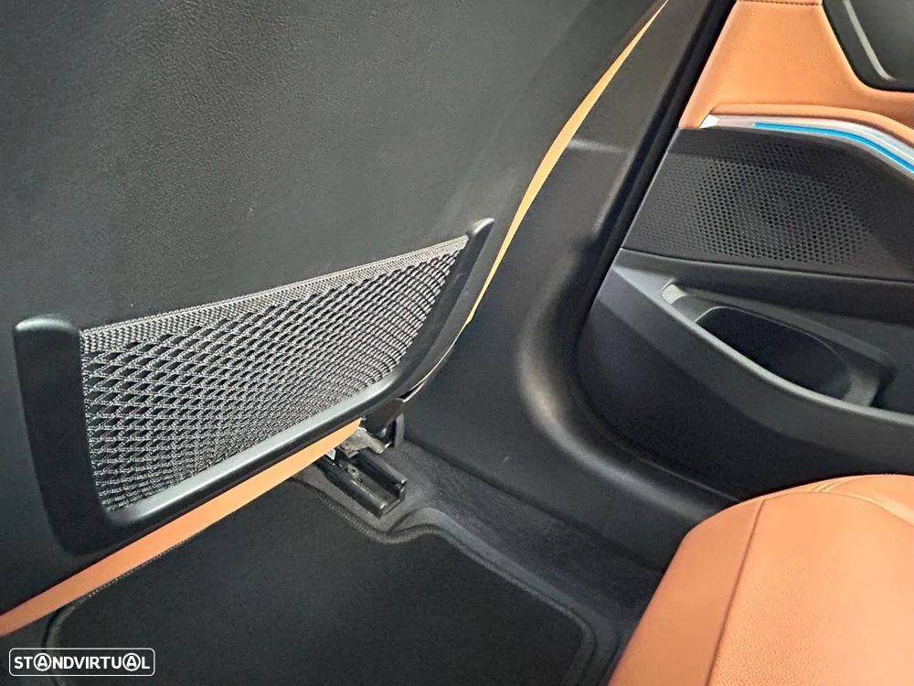 BMW 330 e Pack M Auto - 26