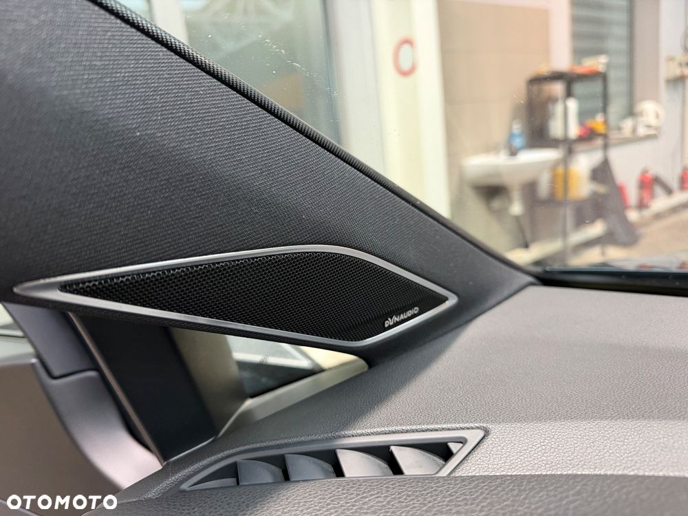 Volkswagen Golf - 10