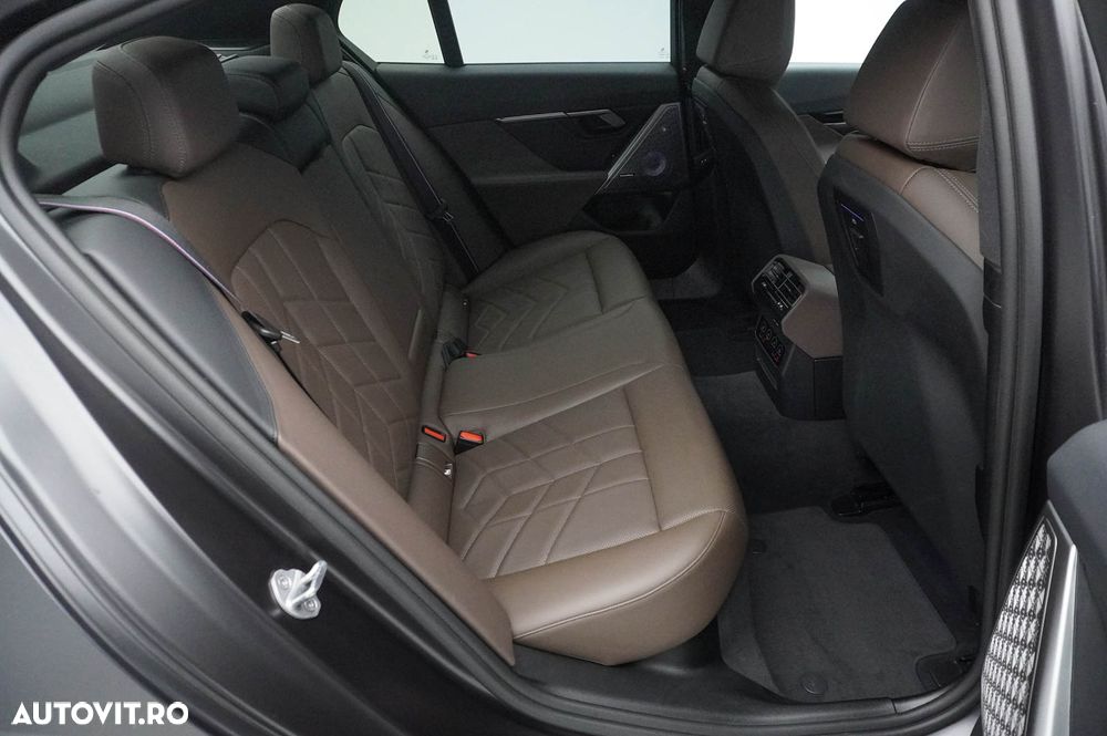 BMW Seria 5 520d xDrive Aut. M Sport Edition - 12