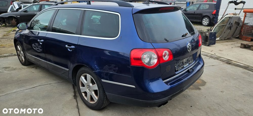 Zderzak tył tylny pod PDC VW Passat B6 kombi 2009r LD5Q - 3