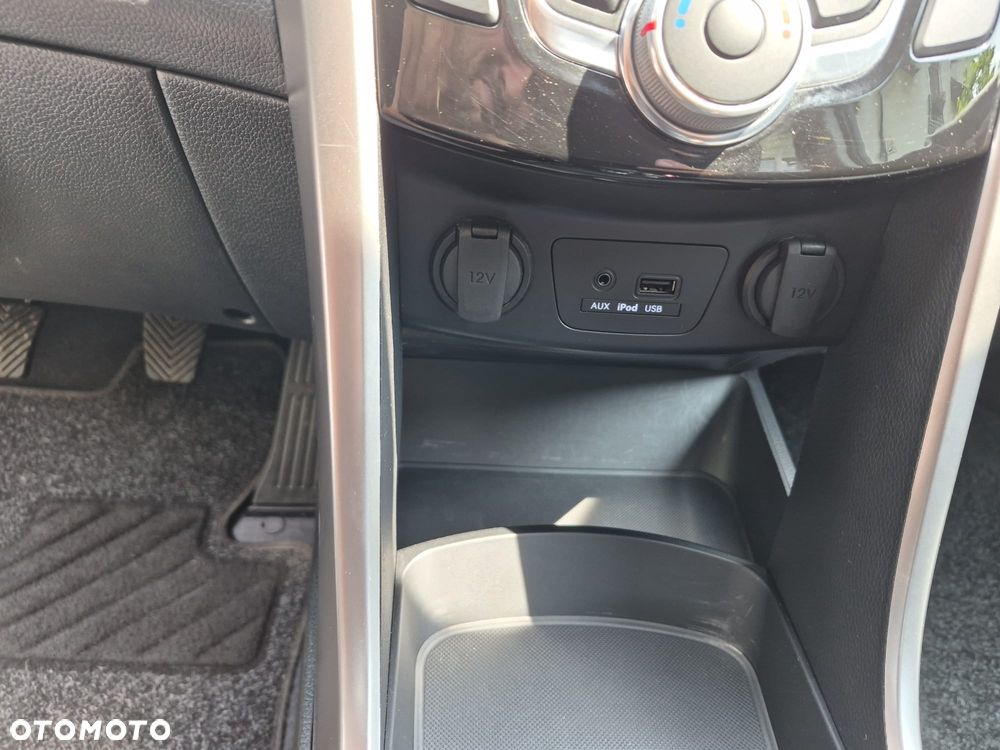 Hyundai i30 1.6 CRDI Trend - 27