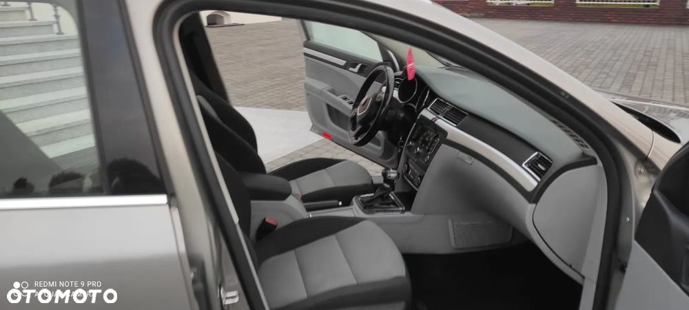 Skoda Superb 2.0 TDI Comfort DSG - 32