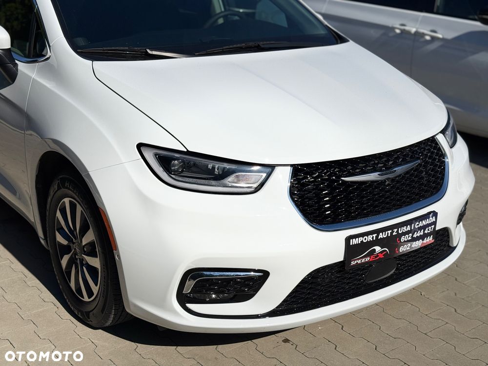 Chrysler Pacifica - 6