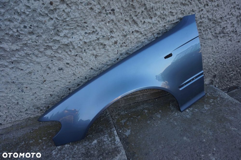 BŁOTNIK LEWY BMW E46 LIFT 01/05r 372 STAHLBLAU - 1
