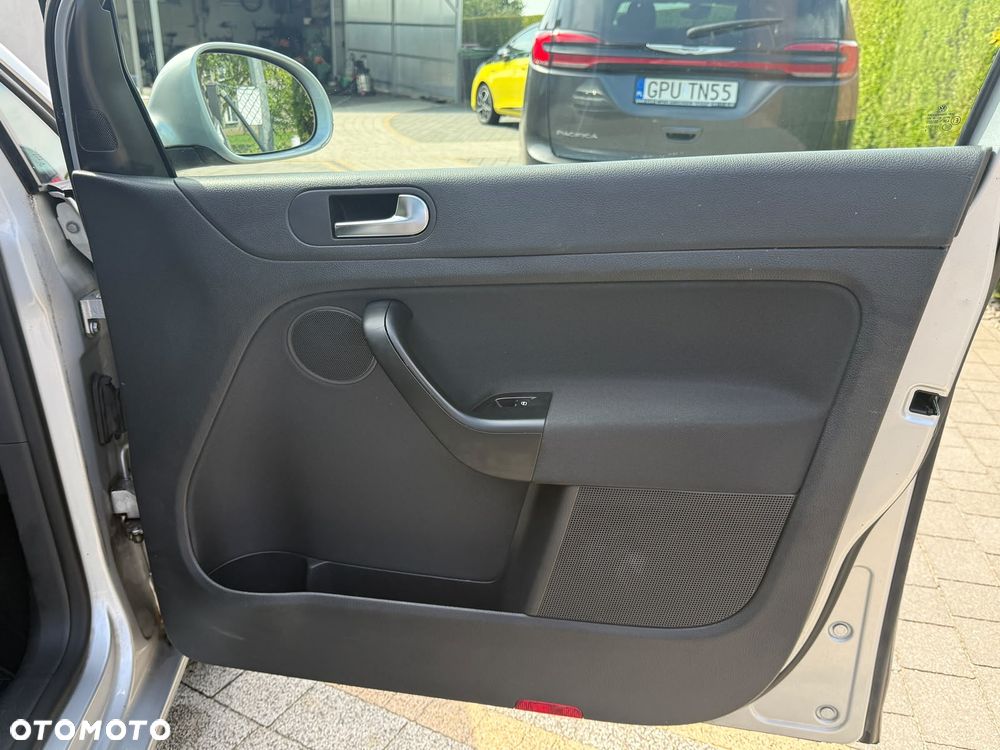 Volkswagen Golf Plus - 11