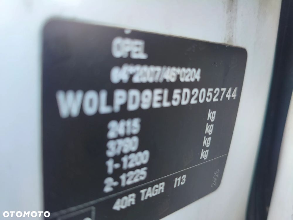 Ford Kuga 2.0 TDCi 2x4 Titanium - 22
