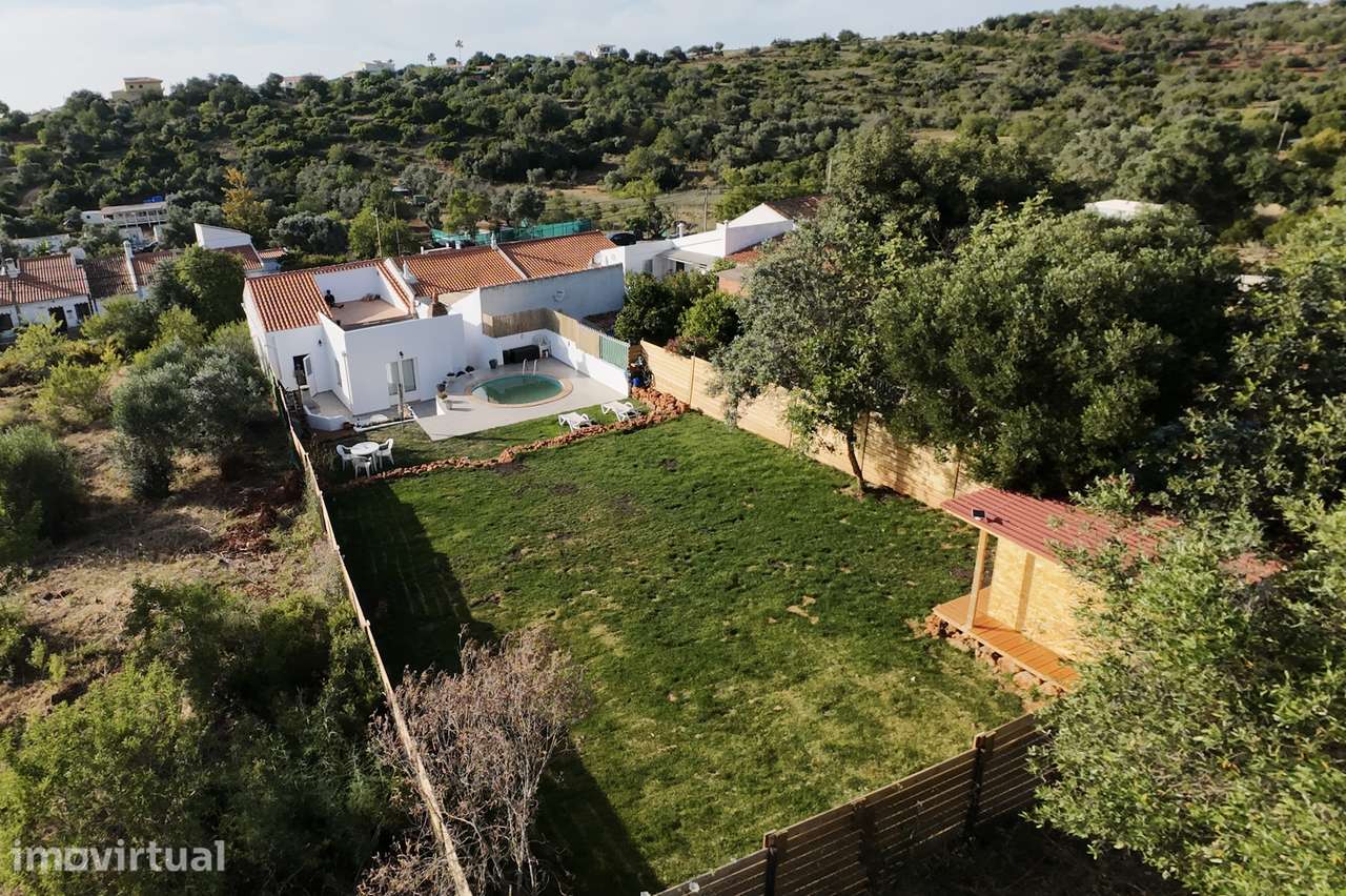 Moradia Renovada com Piscina e Vista Serra - Grande imagem: 2/17