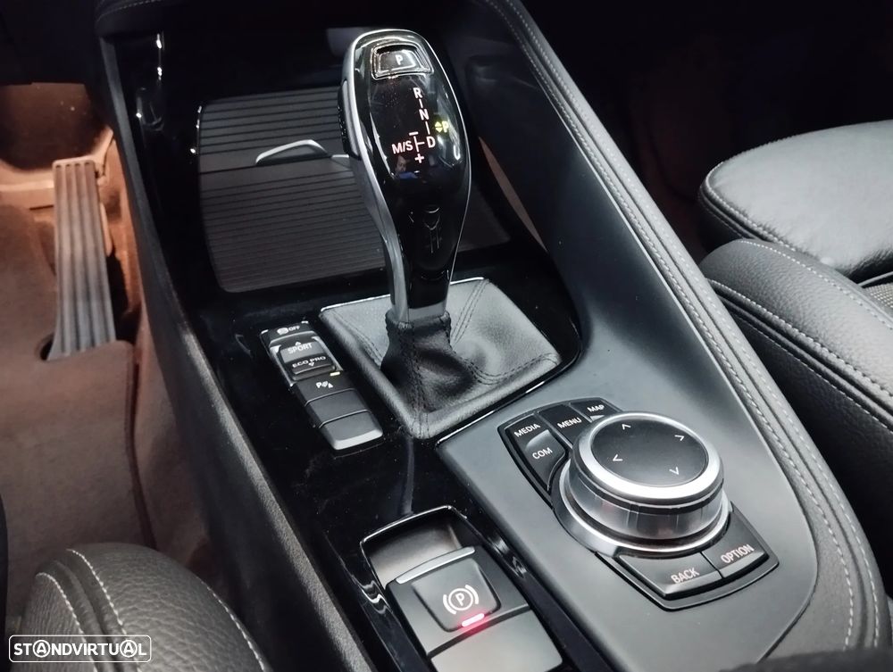 BMW X1 16 d sDrive Auto xLine — fotografia 36