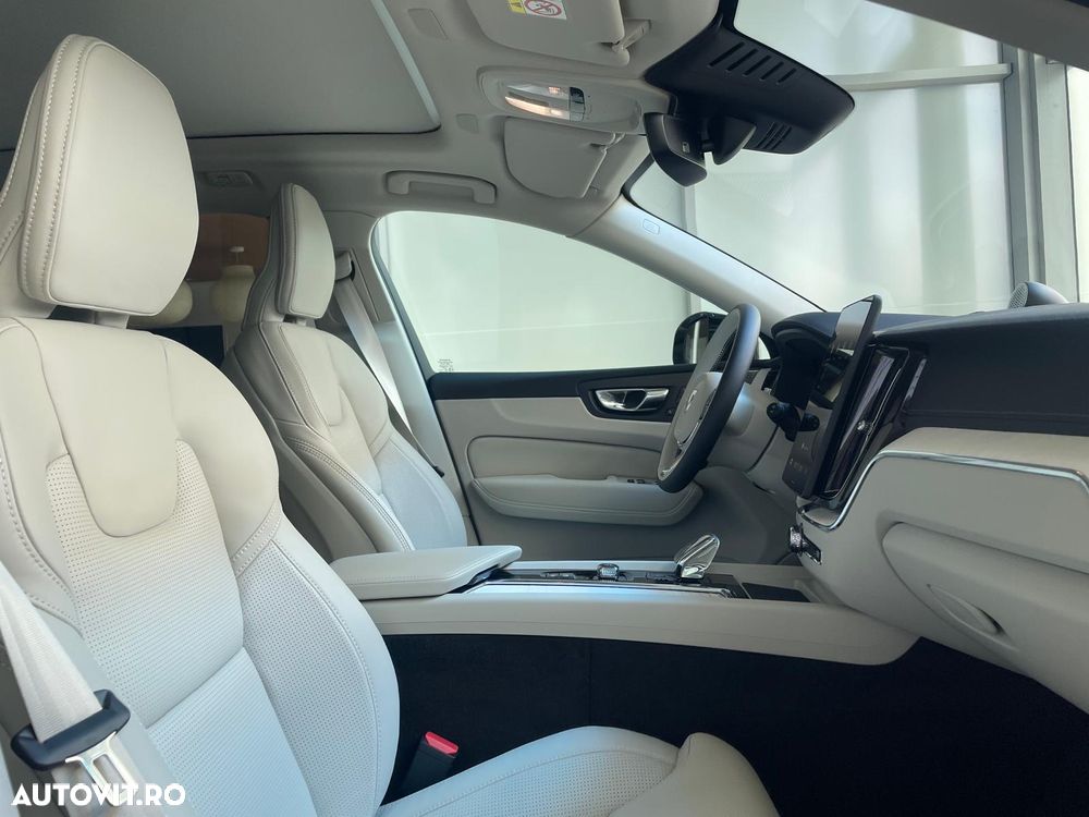 Volvo XC 60 B5 B AWD Ultra Dark - 9