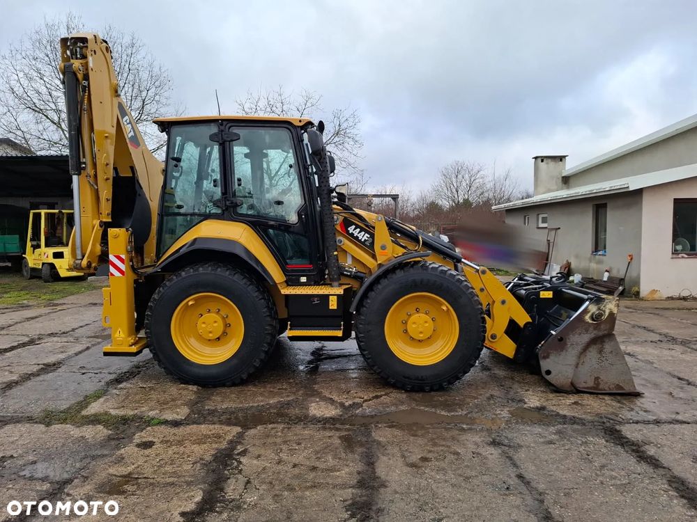 Caterpillar 444F2 - 4