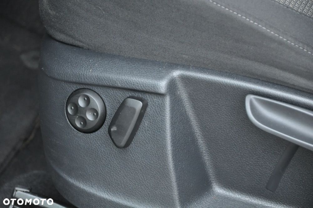 Volkswagen Sharan 2.0 TDI DSG BlueMotion Technology Comfortline - 39