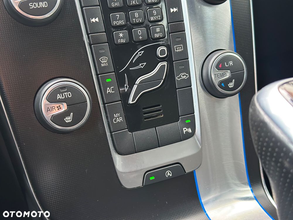 Volvo V40 D2 Drive-E R-Design Momentum - 11