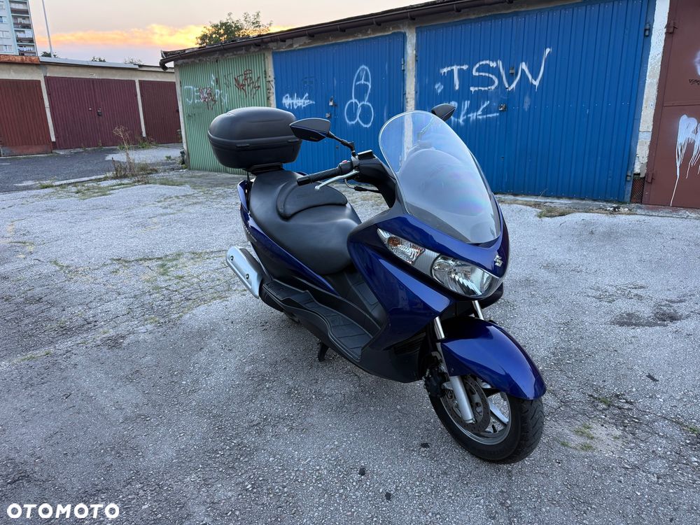 Suzuki Burgman - 4