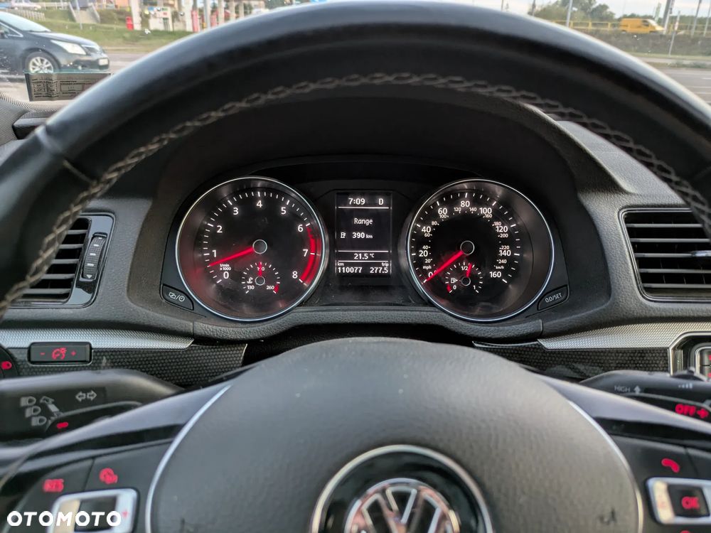 Volkswagen Passat - 15